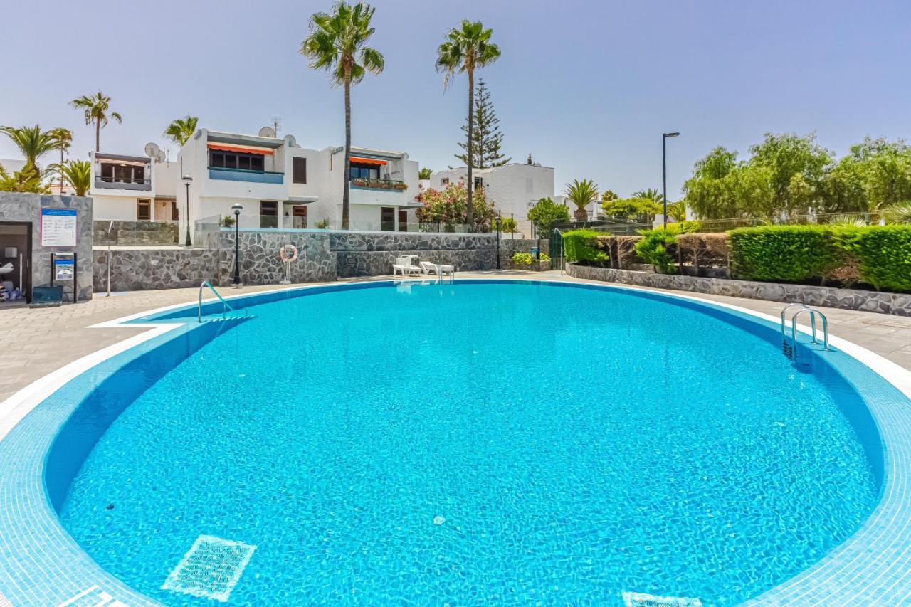 Apartment Apart America - 150 Meters From The Beach, Free Wi-Fi Arona  Dış mekan fotoğraf