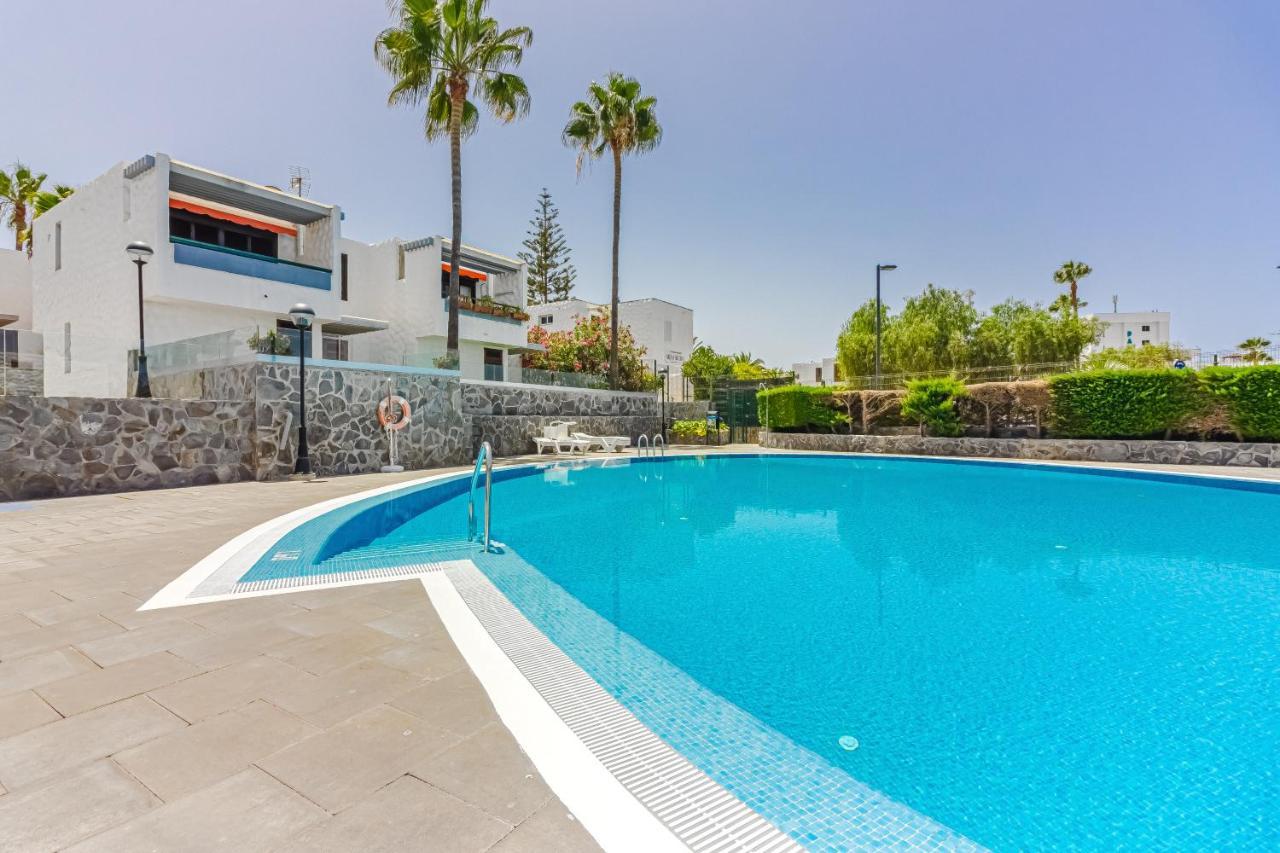 Apartment Apart America - 150 Meters From The Beach, Free Wi-Fi Arona  Dış mekan fotoğraf
