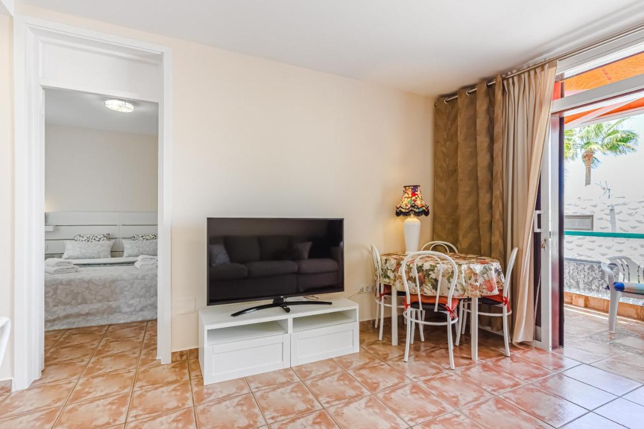 Apartment Apart America - 150 Meters From The Beach, Free Wi-Fi Arona  Dış mekan fotoğraf