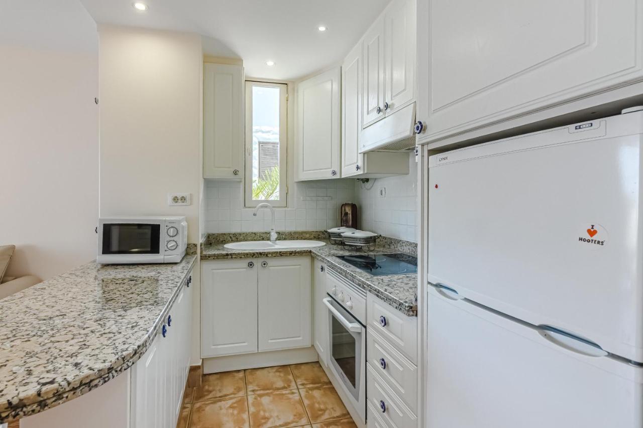 Apartment Apart America - 150 Meters From The Beach, Free Wi-Fi Arona  Dış mekan fotoğraf