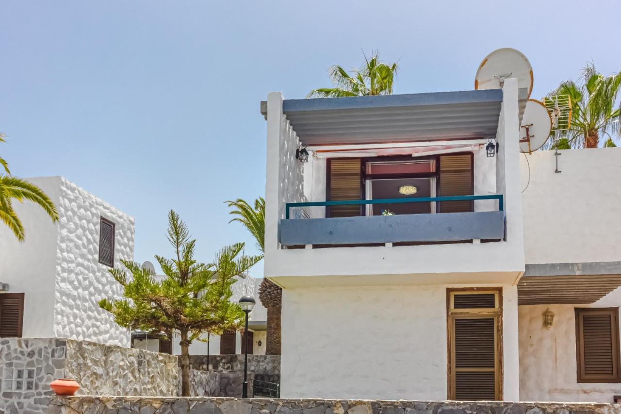 Apartment Apart America - 150 Meters From The Beach, Free Wi-Fi Arona  Dış mekan fotoğraf