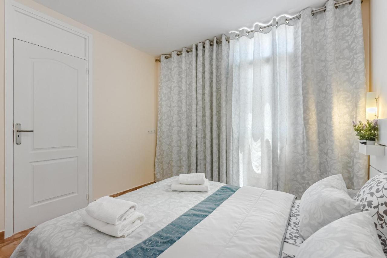 Apartment Apart America - 150 Meters From The Beach, Free Wi-Fi Arona  Dış mekan fotoğraf