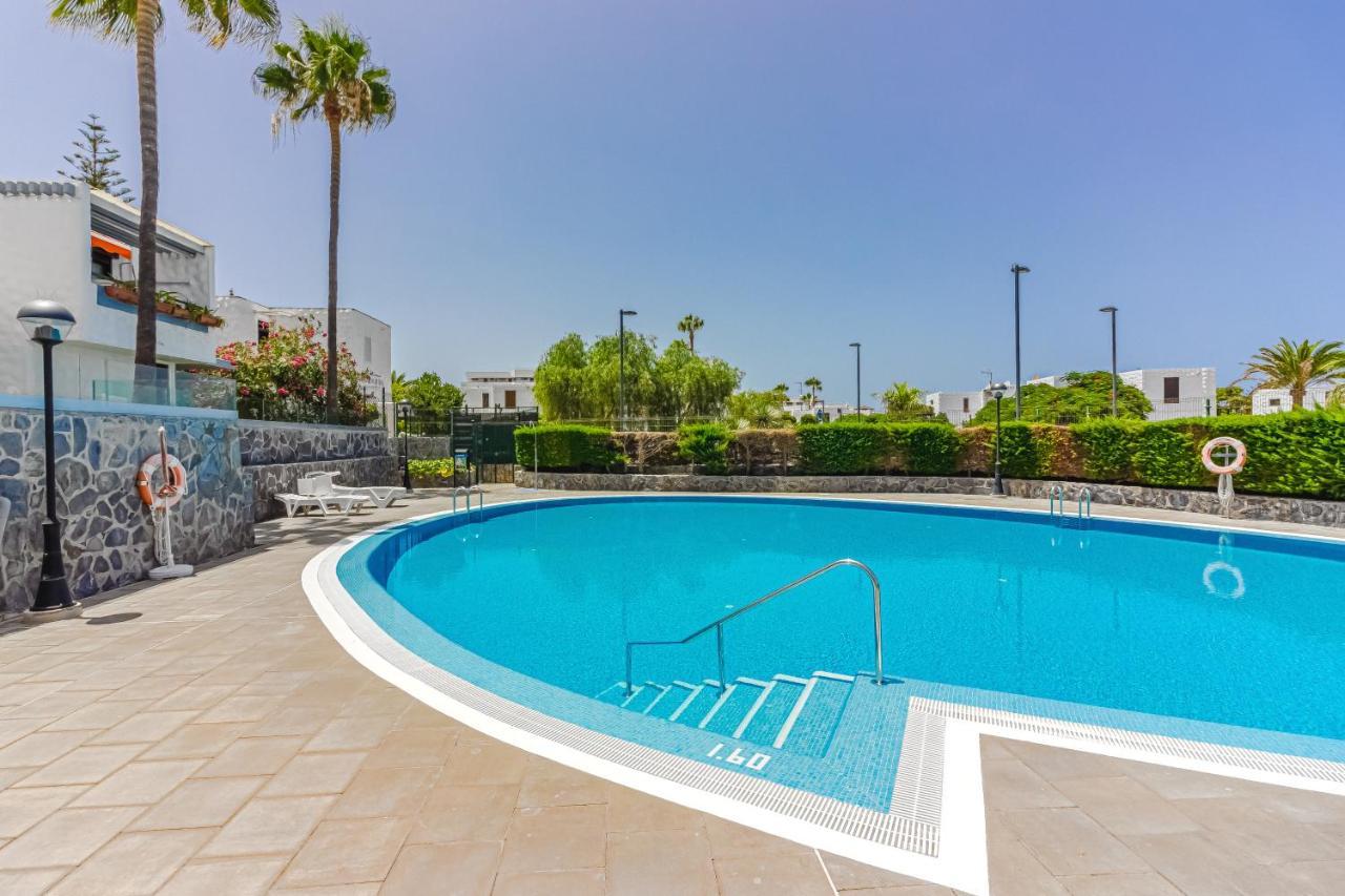 Apartment Apart America - 150 Meters From The Beach, Free Wi-Fi Arona  Dış mekan fotoğraf