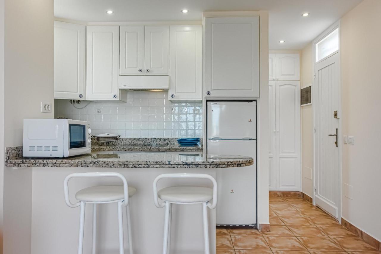 Apartment Apart America - 150 Meters From The Beach, Free Wi-Fi Arona  Dış mekan fotoğraf